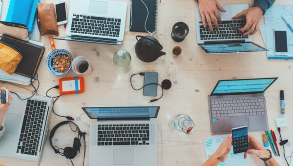 Mùa mưa Sài Gòn, tách trà nóng và những ngày refactor thư thả